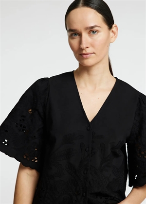 Dahlia ss broderi skjorte Sort Selected Femme 